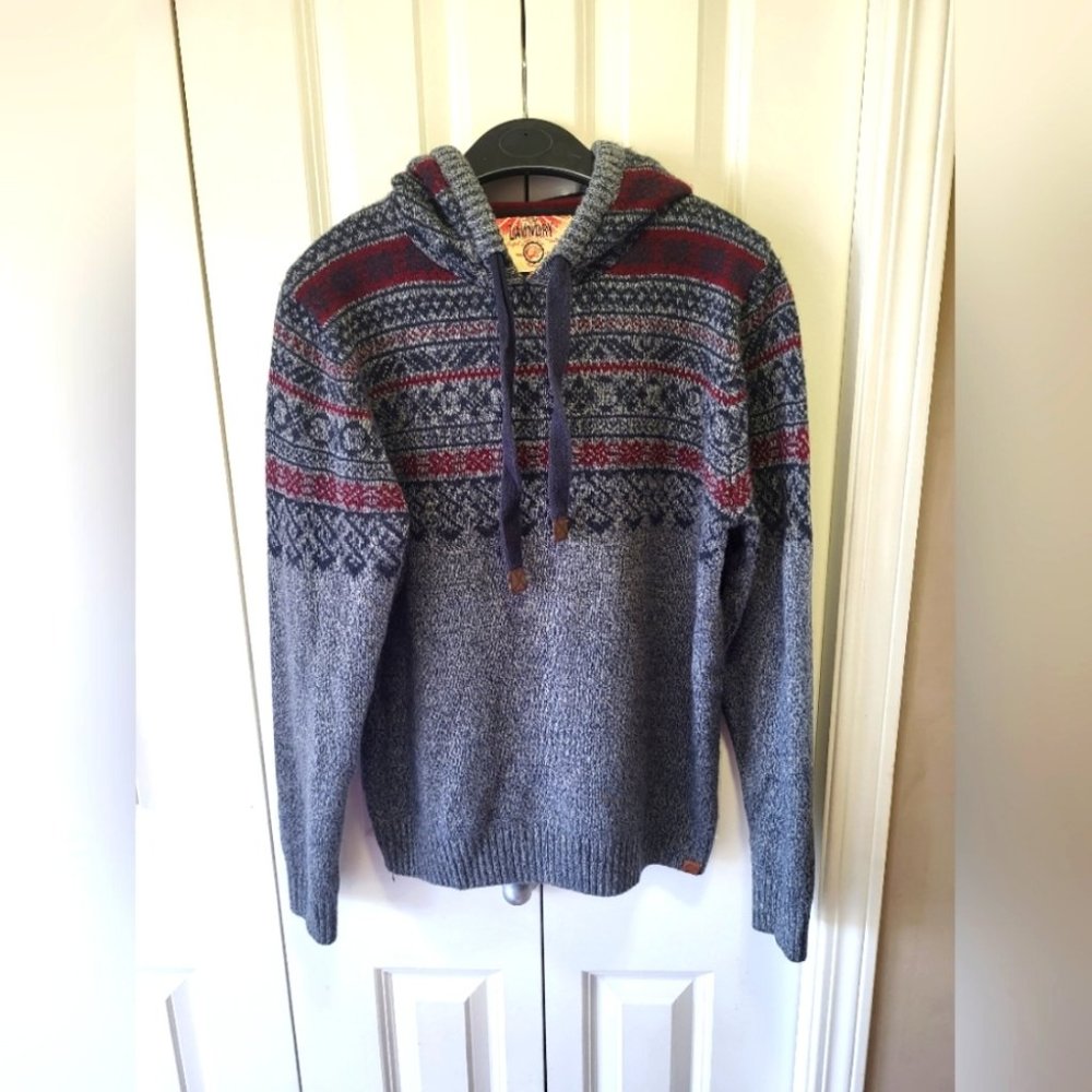 TOKYO LAUNDRY Size Large Gray, Red, Black Design Sweater